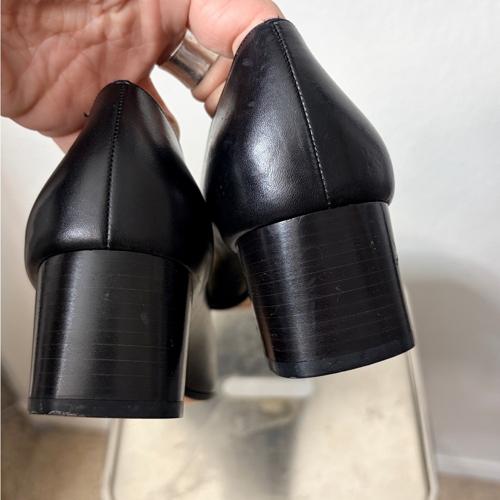 Salvatore Ferragamo Black Heels with Gold Accent 10AA Narrow like new - Picture 7 of 10